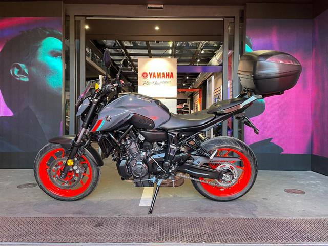 YAMAHA MT-07 . Immagine 3