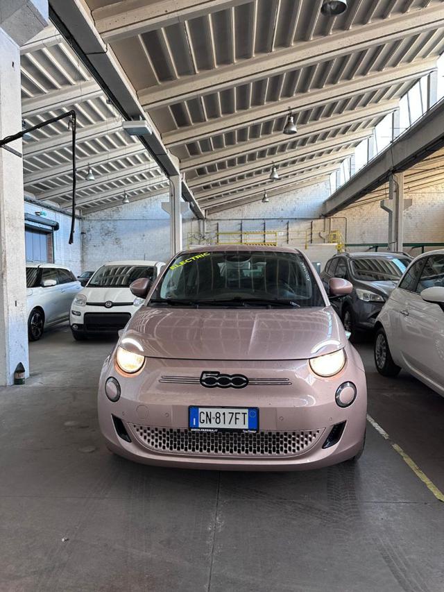 FIAT 500 3+1 42 kWh Immagine 1