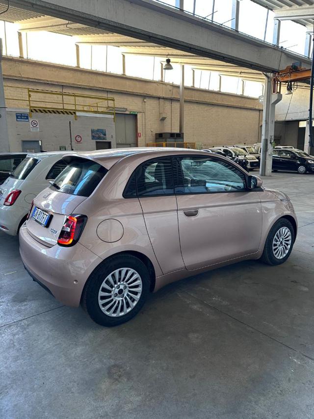 FIAT 500 3+1 42 kWh Immagine 4