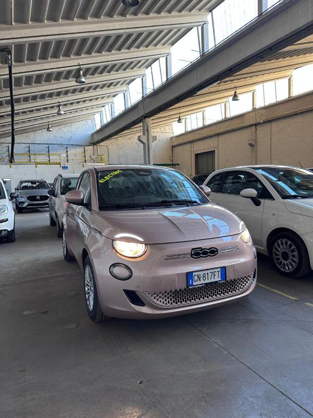 FIAT 500 3+1 42 kWh Immagine 2