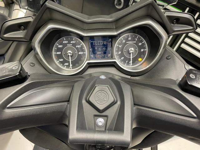 YAMAHA X-MAX 300 Tech Max Immagine 4