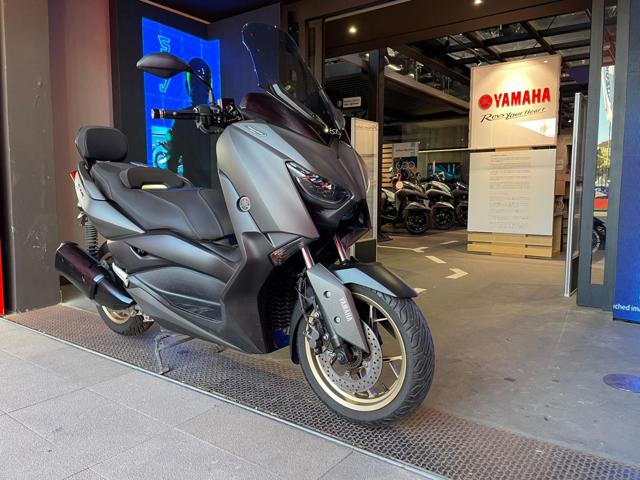 YAMAHA X-MAX 300 Tech Max Immagine 1