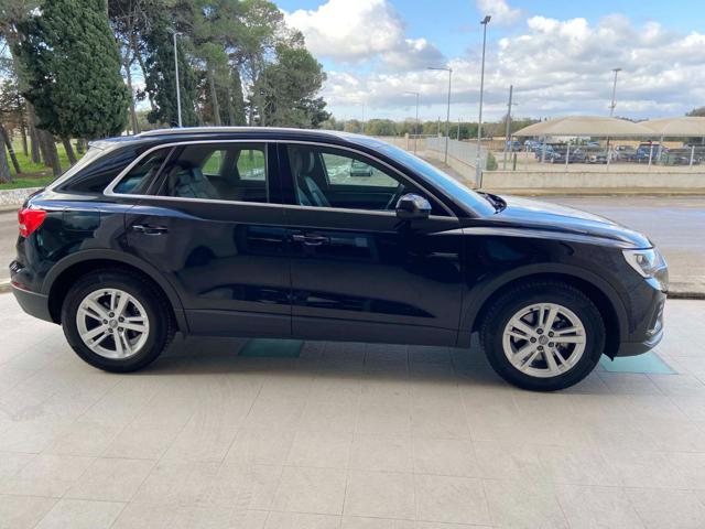 AUDI Q3 35 2.0 TDI S tronic Business COCKPIT Immagine 3