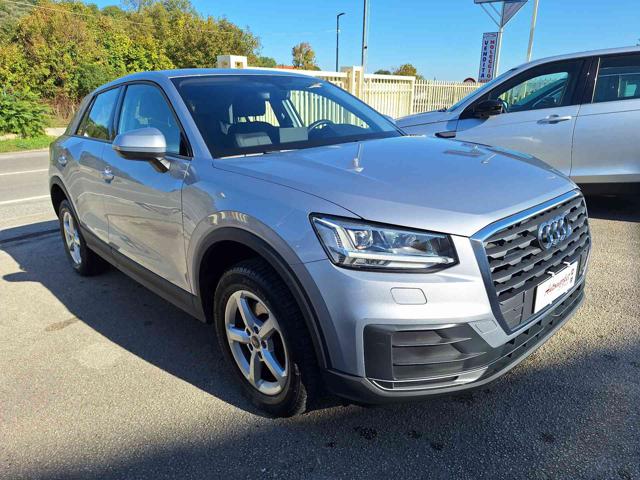 AUDI Q2 35 TDI quattro S tronic Business Immagine 1