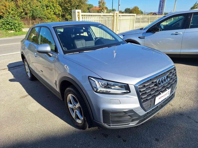 AUDI Q2 35 TDI quattro S tronic Business Immagine 2