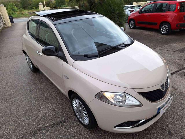 LANCIA Ypsilon 1.3 MJT 16V 95 CV 5 porte S&S Gold Immagine 2