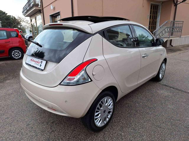 LANCIA Ypsilon 1.3 MJT 16V 95 CV 5 porte S&S Gold Immagine 3