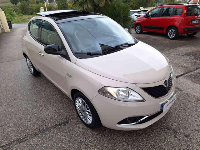 LANCIA Ypsilon 1.3 MJT 16V 95 CV 5 porte S&S Gold Immagine 4