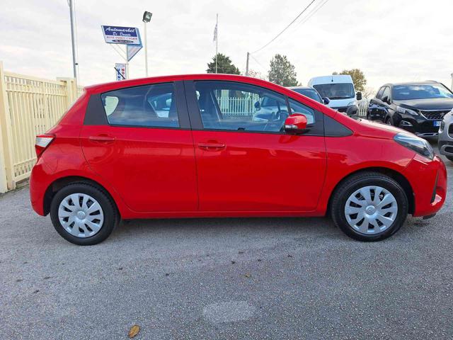 TOYOTA Yaris 1.0 5 porte Business Immagine 3