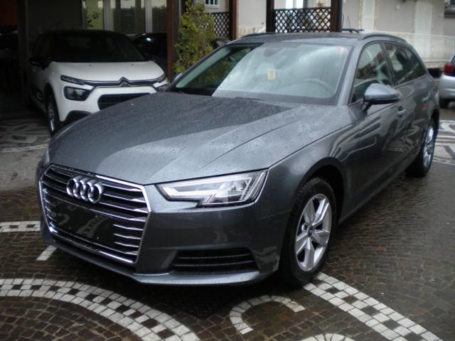 AUDI A4 Avant 35 TDI S tronic Design Immagine 2