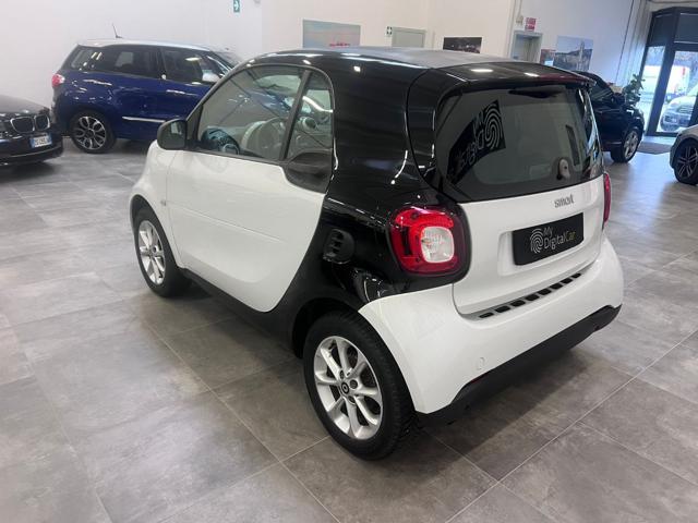 SMART ForTwo 70 1.0 twinamic Youngster Immagine 3