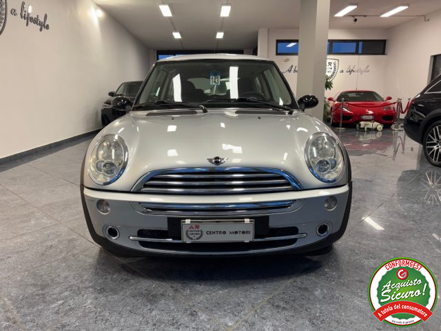 MINI One 1.6 16V One de luxe 90 CV Neopatentati Immagine 2