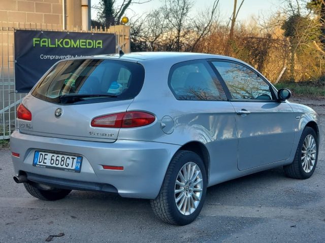 ALFA ROMEO 147 1.6 16V TS (105) 3 porte Distinctive Immagine 4