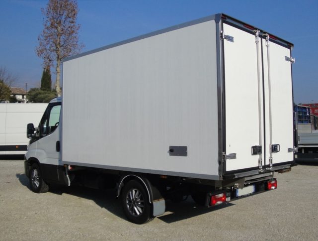 IVECO 35S18  3.0 Isotermico con frigo Immagine 4