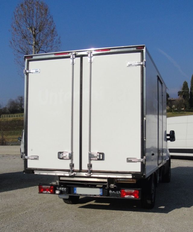 IVECO 35S18  3.0 Isotermico con frigo Immagine 3