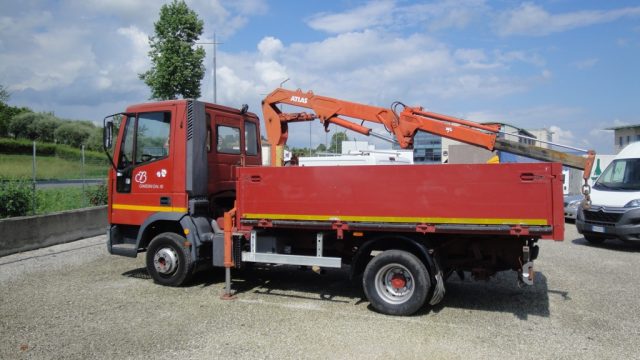 IVECO Eurocargo  75E12 con gru Immagine 3