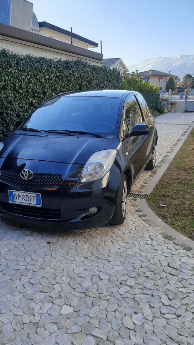 TOYOTA Yaris 1.3 3 porte Luna Immagine 3