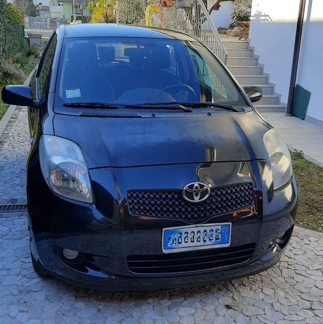 TOYOTA Yaris 1.3 3 porte Luna Immagine 0