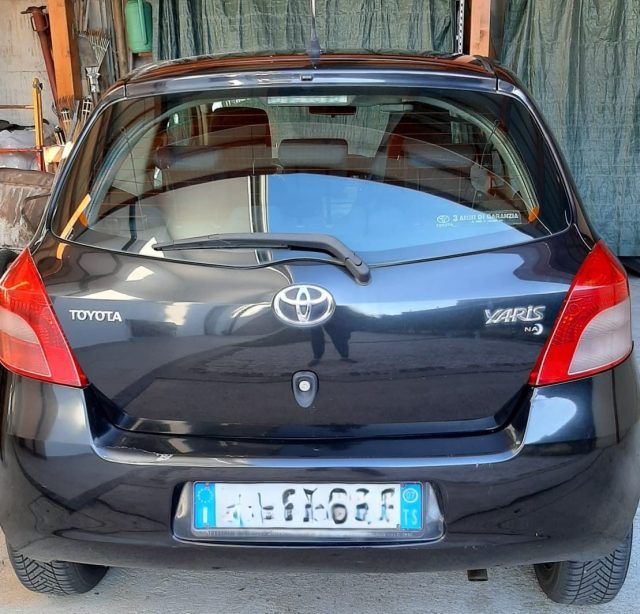 TOYOTA Yaris 1.3 3 porte Luna Immagine 1