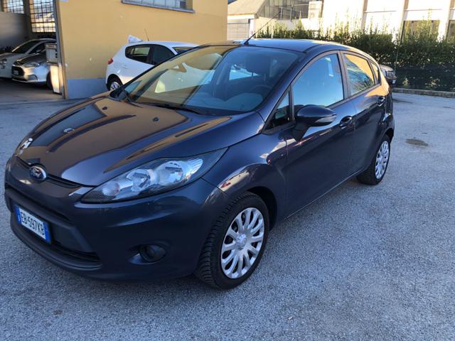 FORD Fiesta + 1.4 TDCi 70CV 5 porte Immagine 4