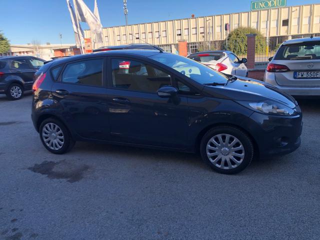 FORD Fiesta + 1.4 TDCi 70CV 5 porte Immagine 3