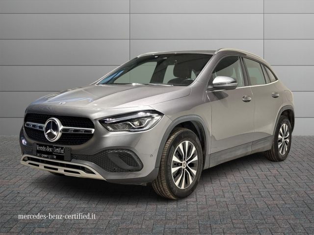 MERCEDES-BENZ GLA 250 e Plug-in hybrid Auto Business Extra Navi Immagine 0