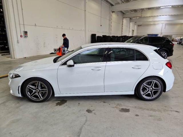 MERCEDES-BENZ A 220 d Automatic Premium AMG Immagine 3