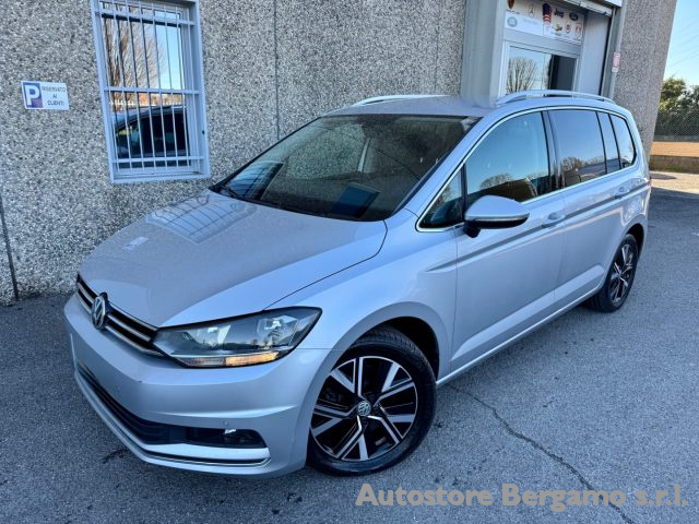 VOLKSWAGEN Touran 2.0 TDI 150 CV SCR Executive BlueMotion Technology Immagine 1