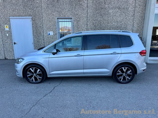 VOLKSWAGEN Touran 2.0 TDI 150 CV SCR Executive BlueMotion Technology Immagine 2