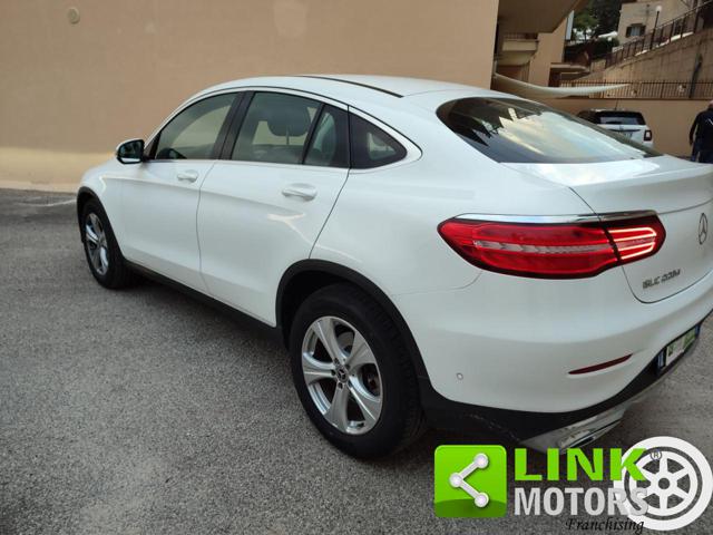 MERCEDES-BENZ GLC 220 d 4Matic Coupé Sport Immagine 4