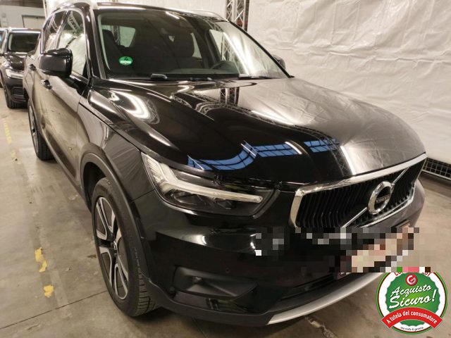 VOLVO XC40 T2 Momentum Navi Immagine 1