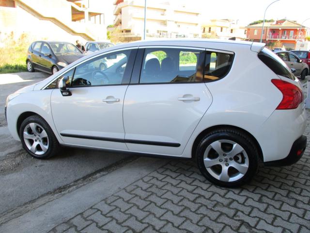 PEUGEOT 3008 1.6 HDi 112CV cambio robotizzato Business Immagine 2