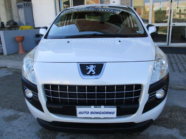 PEUGEOT 3008 1.6 HDi 112CV cambio robotizzato Business Immagine 0