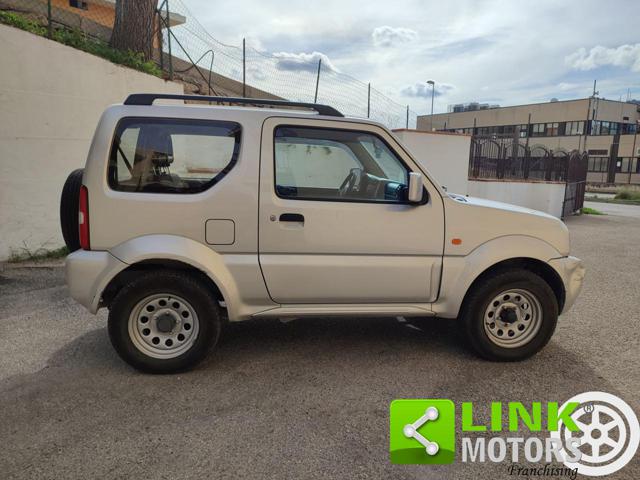 SUZUKI Jimny 1.3i 16V cat 4WD JLX Immagine 2