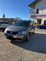 VOLKSWAGEN Touran 2.0 TDI DPF DSG Highline NEOPATENTATI