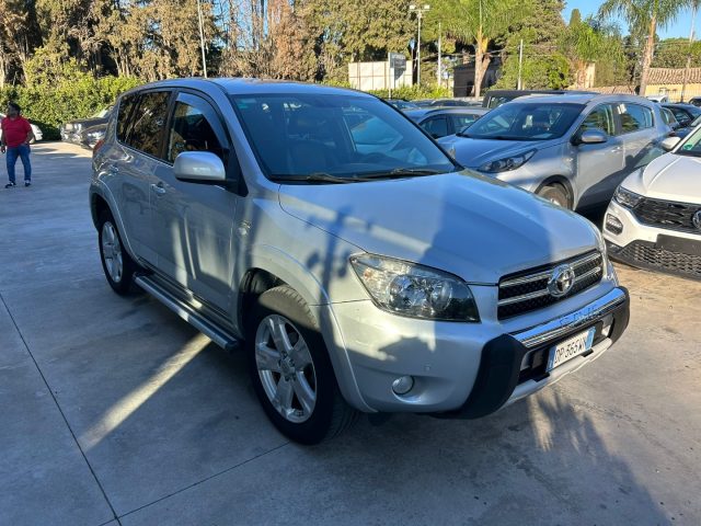 TOYOTA RAV 4 Crossover 2.2 D-Cat 177 CV Luxury Immagine 2