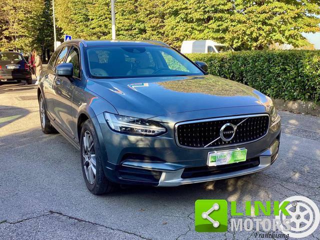 VOLVO V90 Cross Country D4 AWD Geartronic Ocean Race, Finanziabile Immagine 2