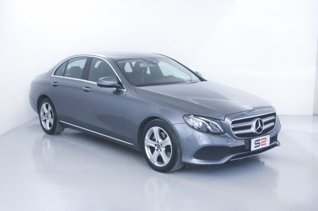 MERCEDES-BENZ E 220 d 4Matic Auto Premium/PARK ASSIST/SEDILI ELETT. Immagine 3