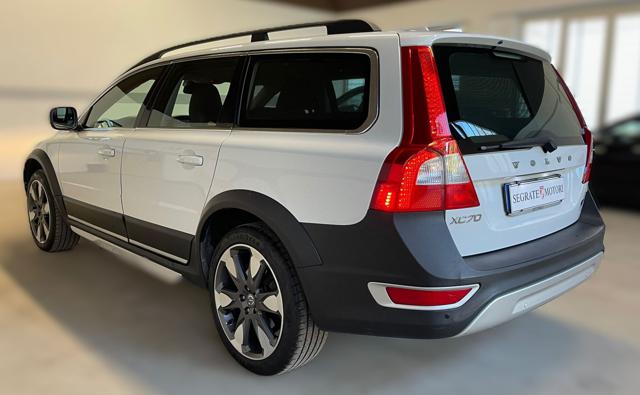 VOLVO XC70 D4 Geartronic Momentum Immagine 2