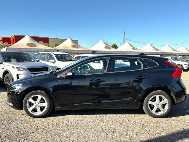 VOLVO V40 D2 Kinetic Immagine 2