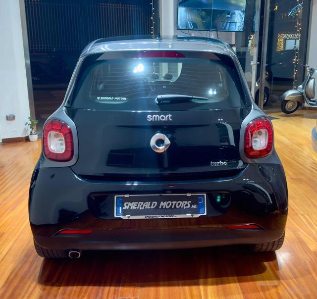 SMART ForFour 90 0.9 Turbo Passion cambio automatico Immagine 4