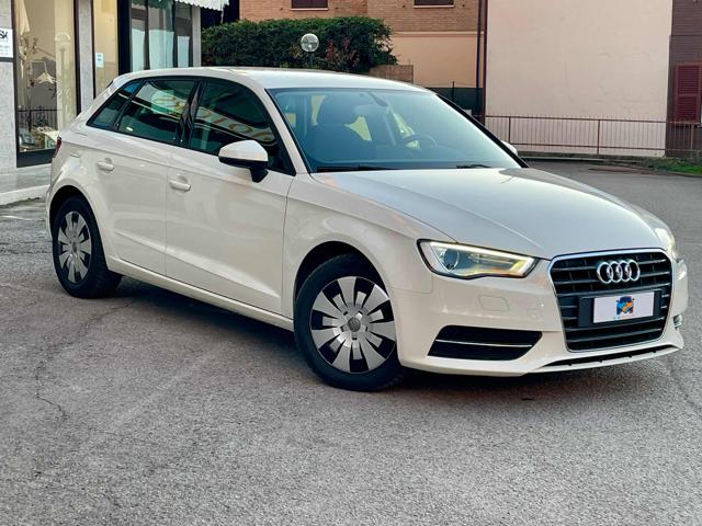 AUDI A3 SPB 1.6 TDI Ambition Immagine 2