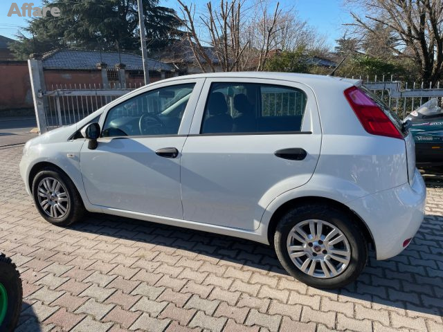 FIAT Punto 1.3 MJT II S&S 95 CV 5 porte Street Immagine 1