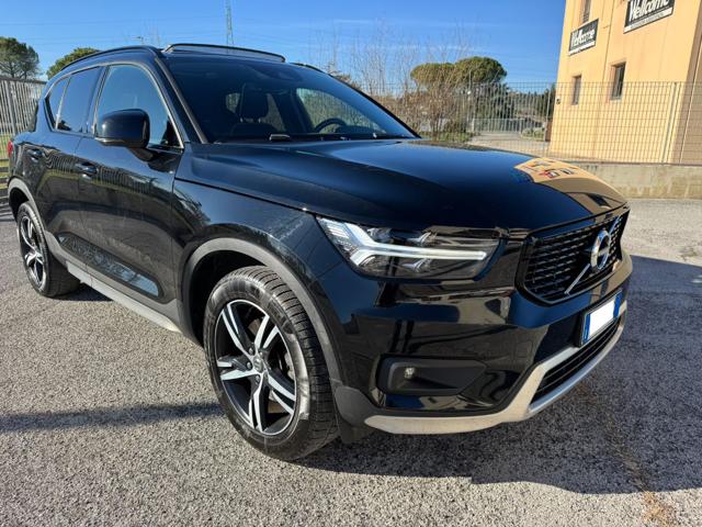 VOLVO XC40 D4 AWD R-Design Tetto-Full Led-km 82.000 Immagine 0