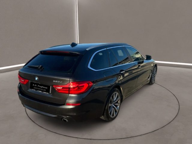 BMW 520 Serie 5(G30/31/F90) - d Touring Luxury Immagine 4