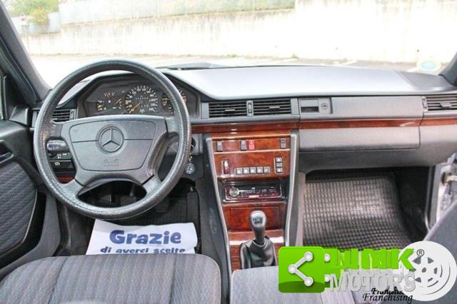 MERCEDES-BENZ E 200 elegance Immagine 1