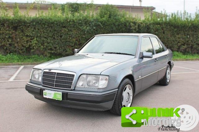 MERCEDES-BENZ E 200 elegance Immagine 0