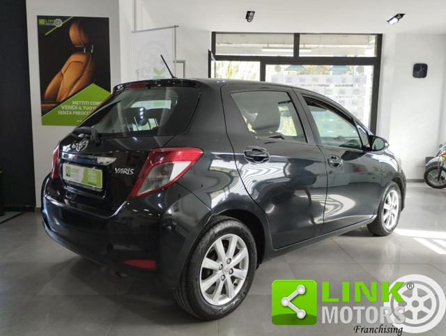 TOYOTA Yaris 1.4 D-4D 5 porte Lounge Immagine 2