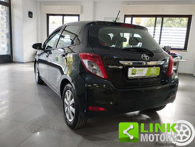 TOYOTA Yaris 1.4 D-4D 5 porte Lounge Immagine 3