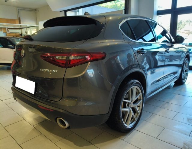 ALFA ROMEO Stelvio 2.2 d 210 CV AT8 Q4 Executive Pelle Unico Propr. Immagine 4